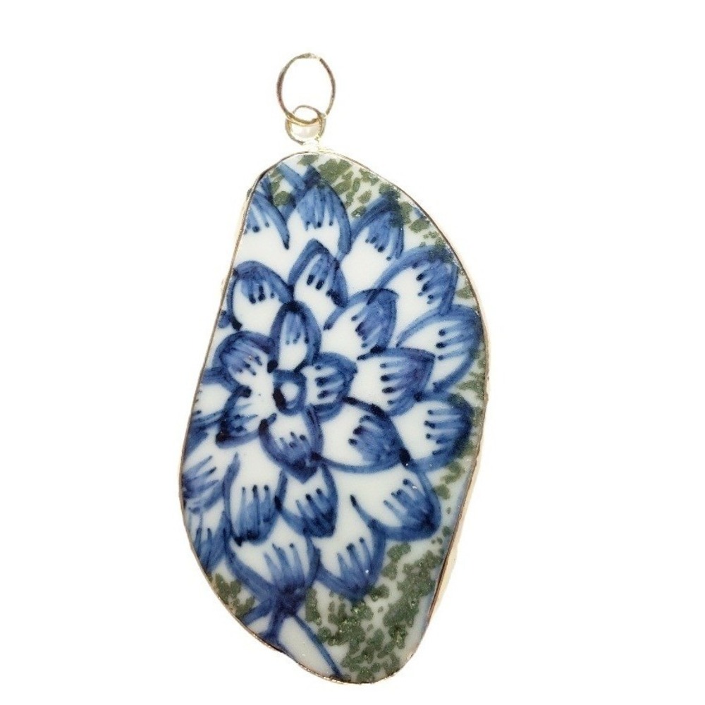 Hand Painted Blue & White Porcelain Lotus Flower Pendant Pottery Shard Jewelry‎